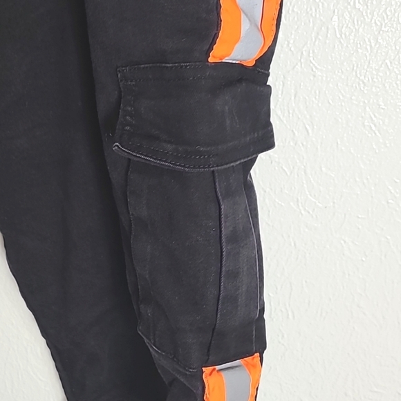 FWRD Black and Orange Cargo Shorts, Size 44 - Picture 7 of 10